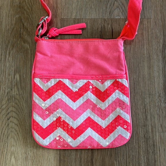 Bright Coral Chevron Crossbody purse with main zipper & front Velcro pouch - Picture 4 of 11